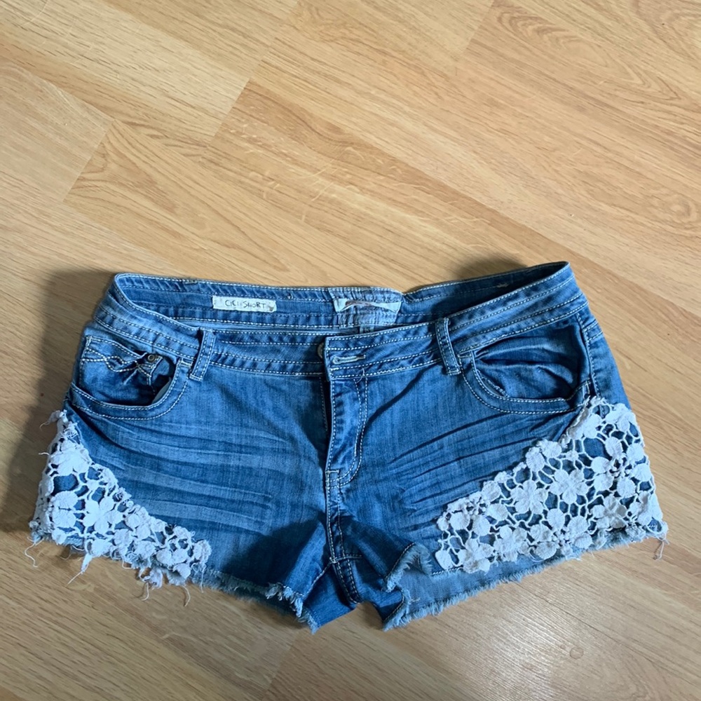 Hot Kiss Jean Shorts
